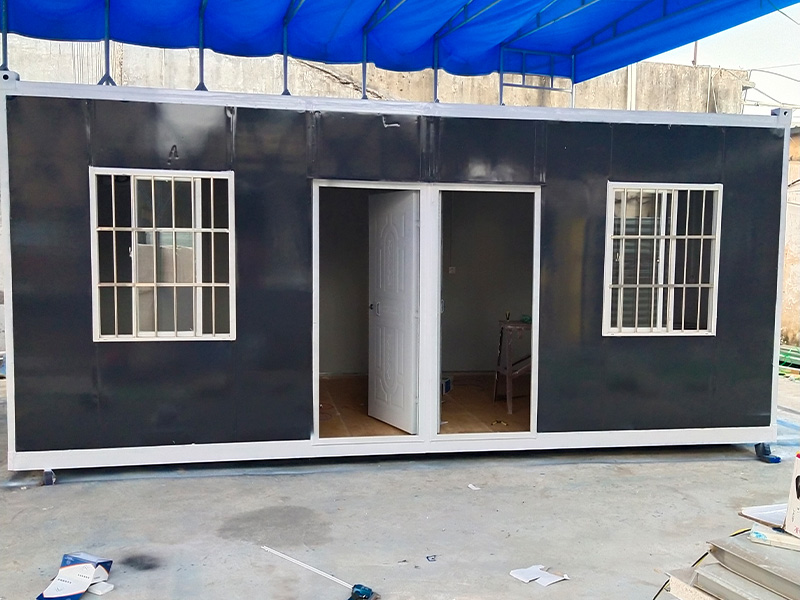 湛江集装箱,湛江住人集装箱,湛江木纹箱平板箱,湛江移动厕所,湛江工地围挡,湛江大波浪,湛江打包箱