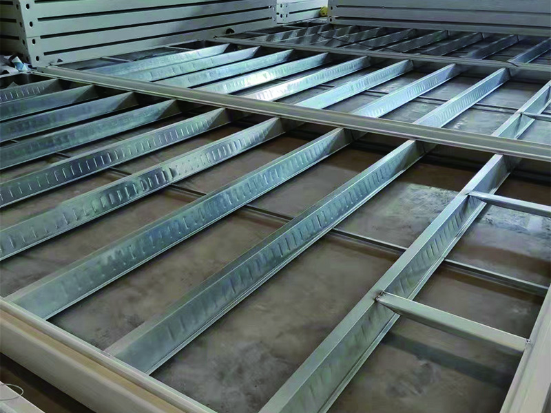 湛江集装箱,湛江住人集装箱,湛江木纹箱平板箱,湛江移动厕所,湛江工地围挡,湛江大波浪,湛江打包箱